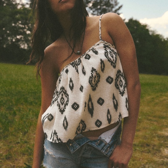 Zara Tops - Zara limited edition bohemian cotton crop top